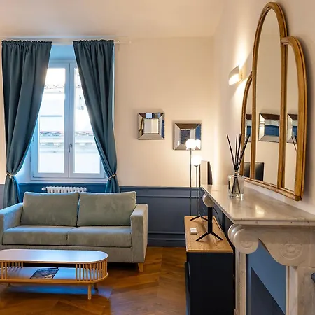 Four Season's Luxury D'art Appartamento